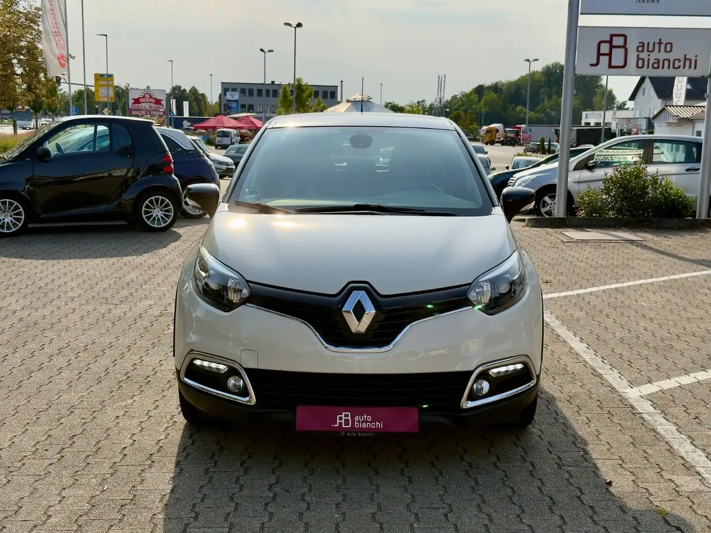 Renault Captur 1.2 TCe Intens 7G-ATM *Keyless *Bluetooth Schwarz - 2