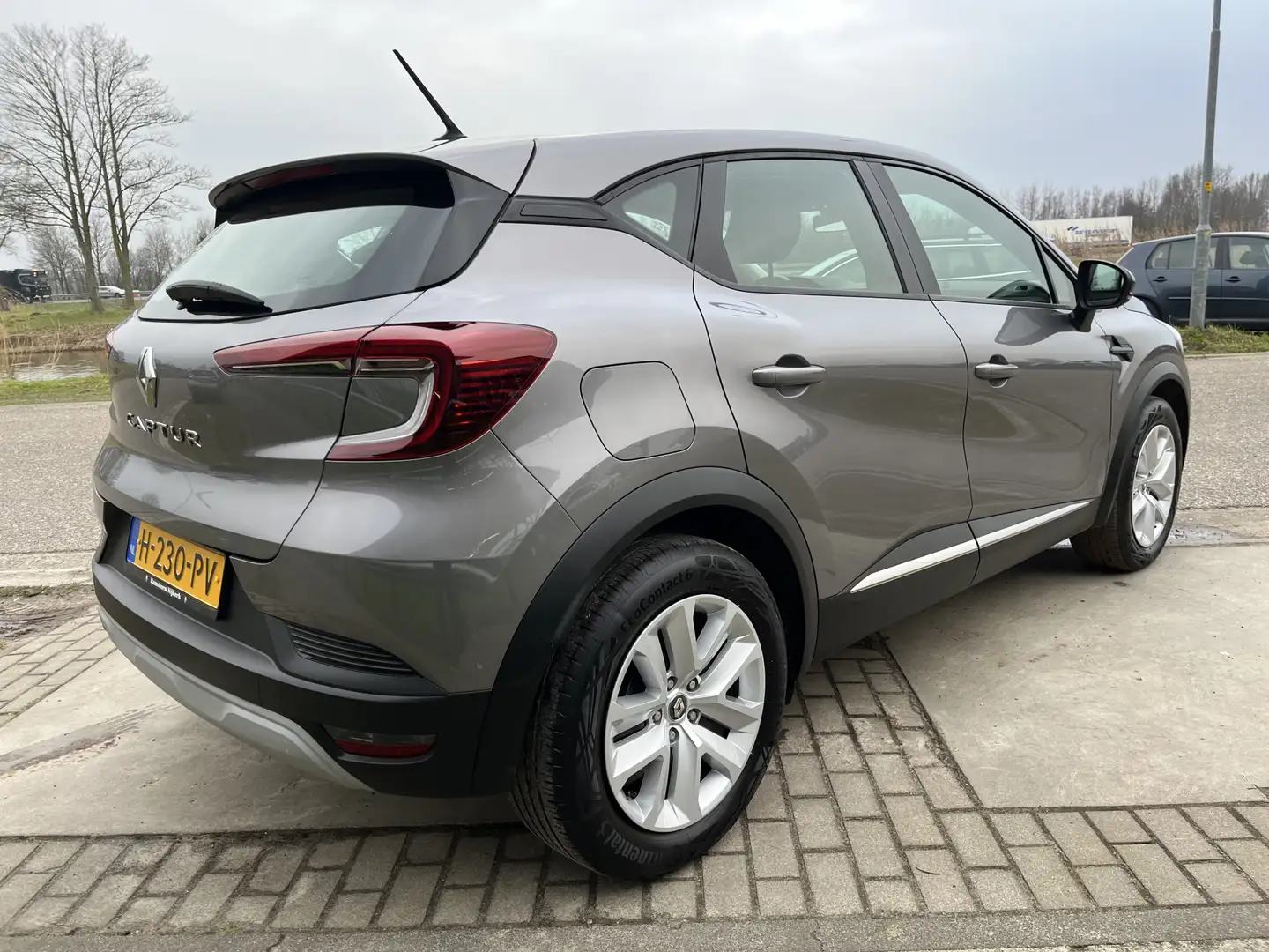Renault Captur 1.0 TCe 100 / Cruise / Airco / Lane assist / Apple Сірий - 2