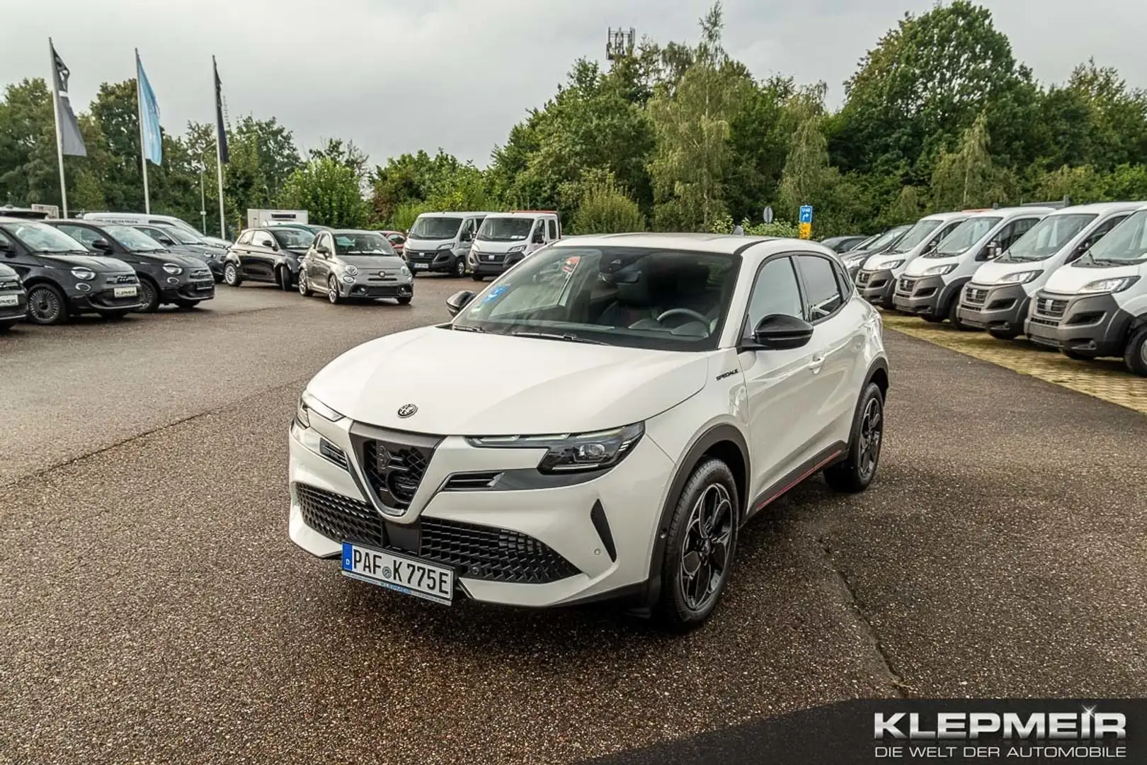 Alfa Romeo Junior Elettrica SPECIALE 115kW Weiß - 1