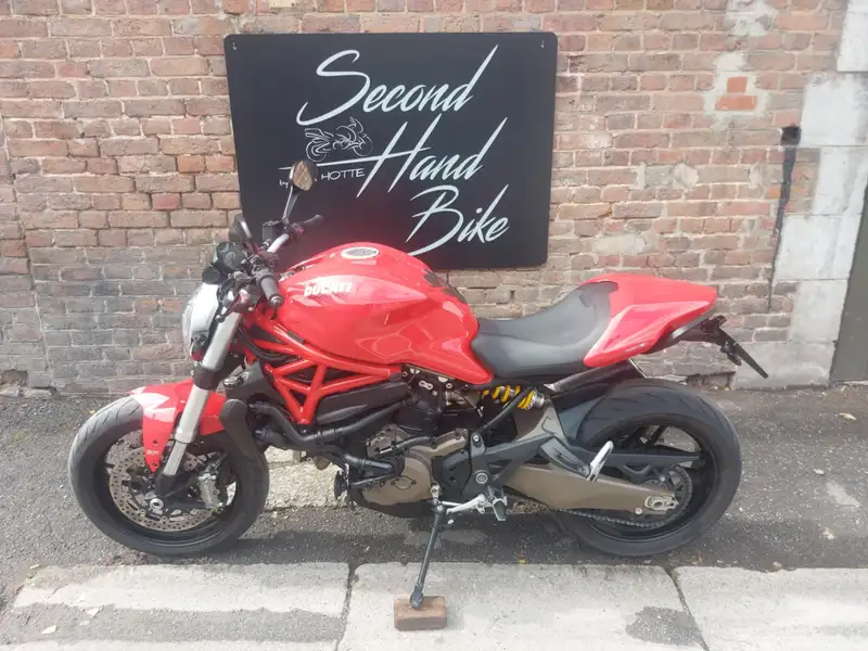 Ducati Monster 821 - foto 2