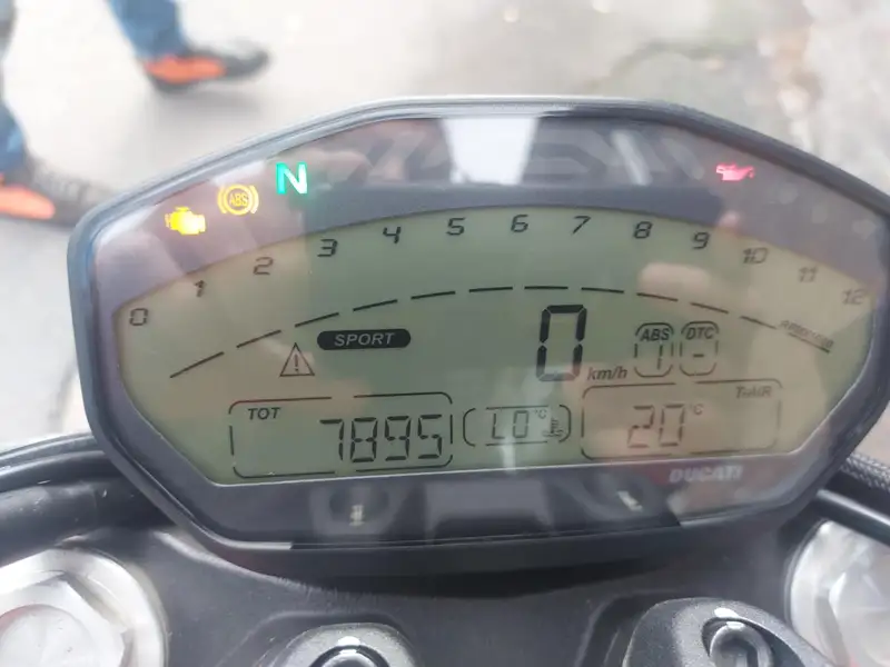 Ducati Monster 821 - foto 8