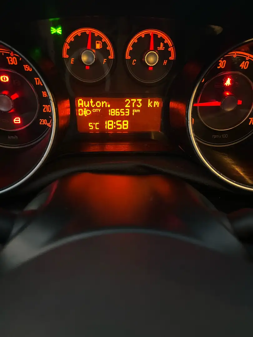 Fiat Grande Punto 5p 1..4 mjt 16v EVO clima 75cv - 2