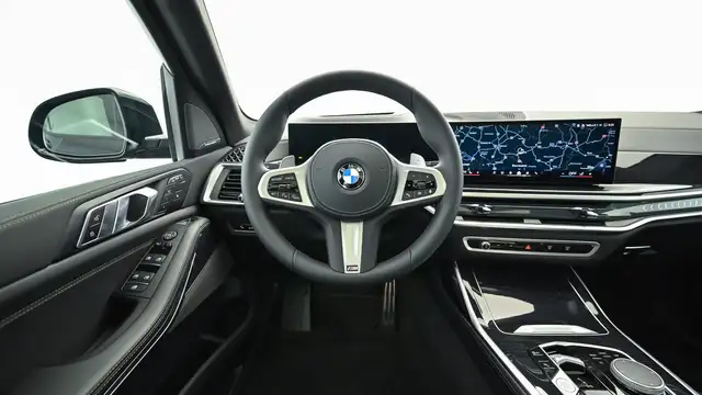 BMW X7 view 14