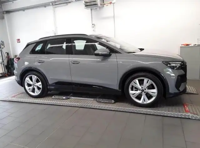 Audi Q4 E-Tron view 5
