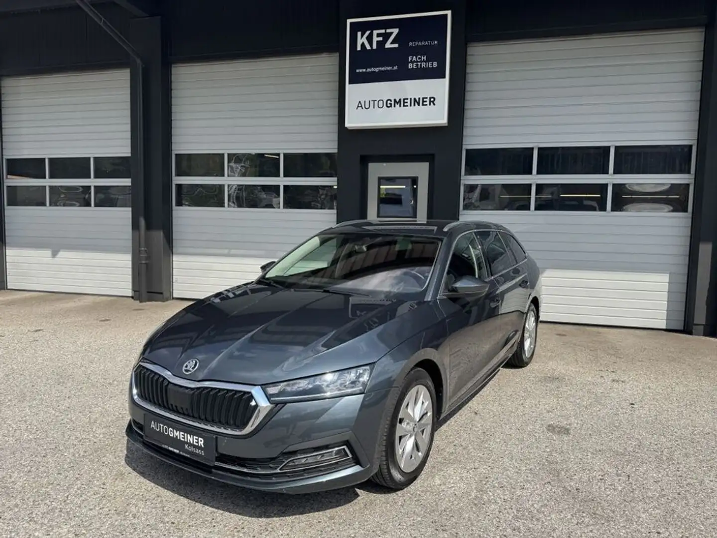 Skoda Octavia Combi Style 2.0 TDI Grau - 1