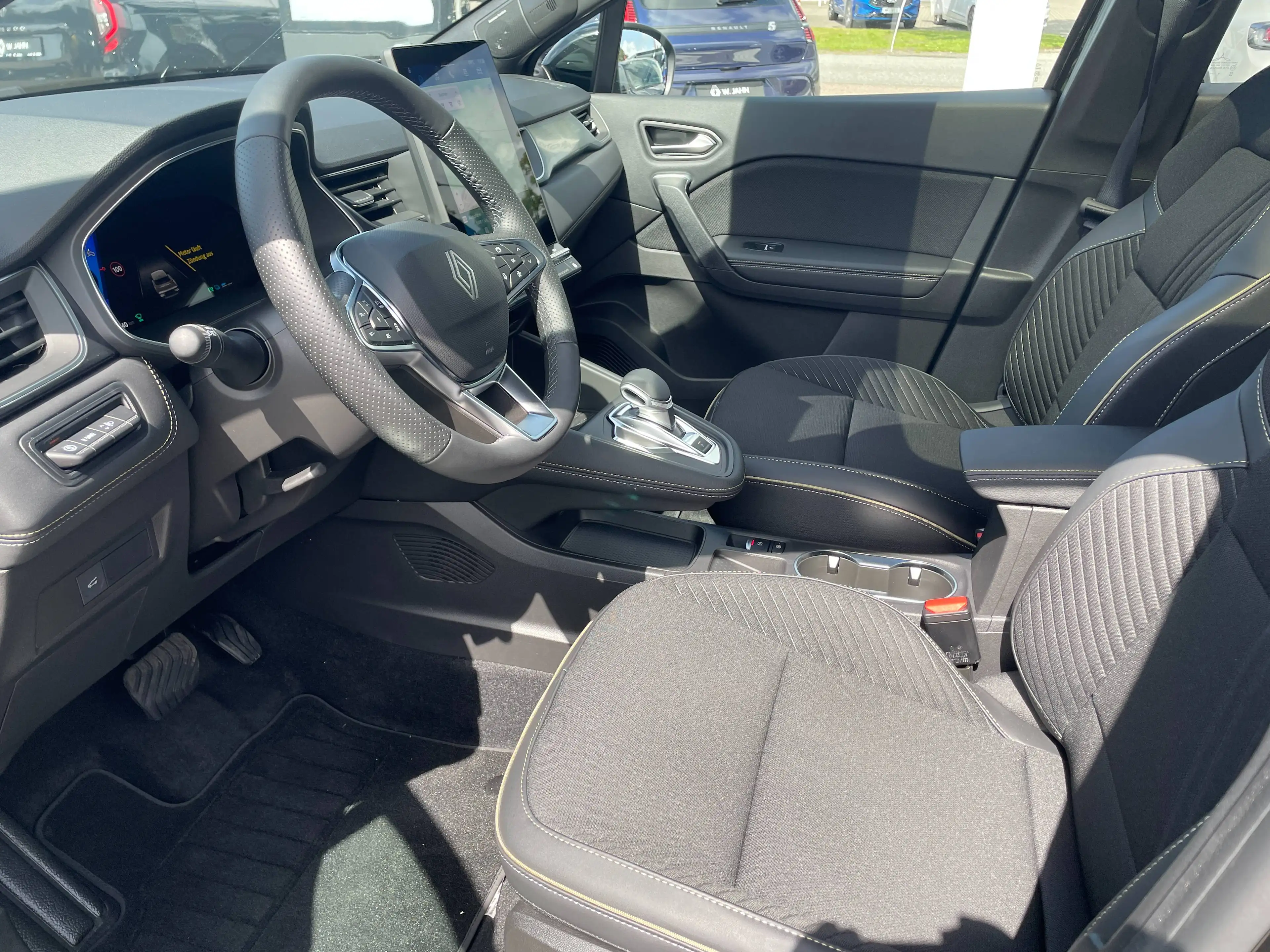 Renault Symbioz ICONIC E-TECH FULL HYBRID 145 — photo 3