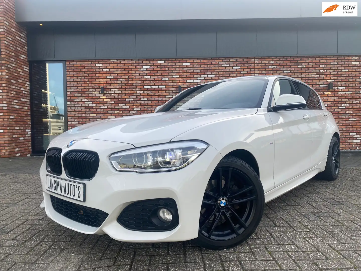 BMW 116 1-serie 116i M Sportpakket 5drs Led Cruise Navi bj Wit - 1