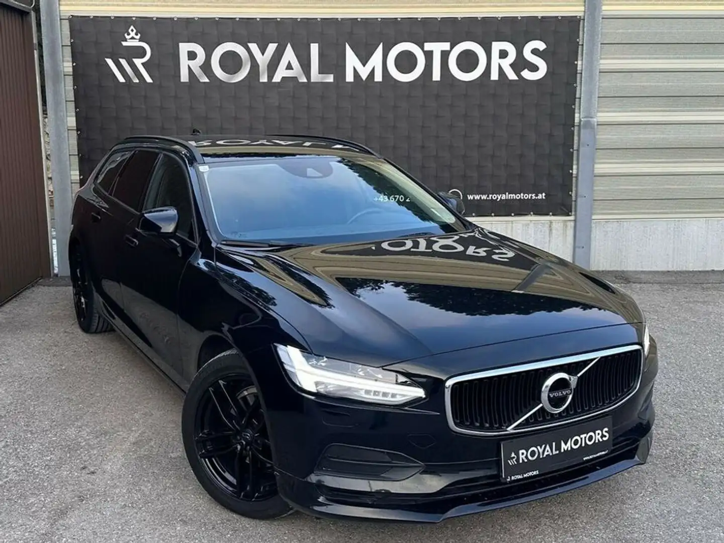Volvo V90 Kinetic Schwarz - 1