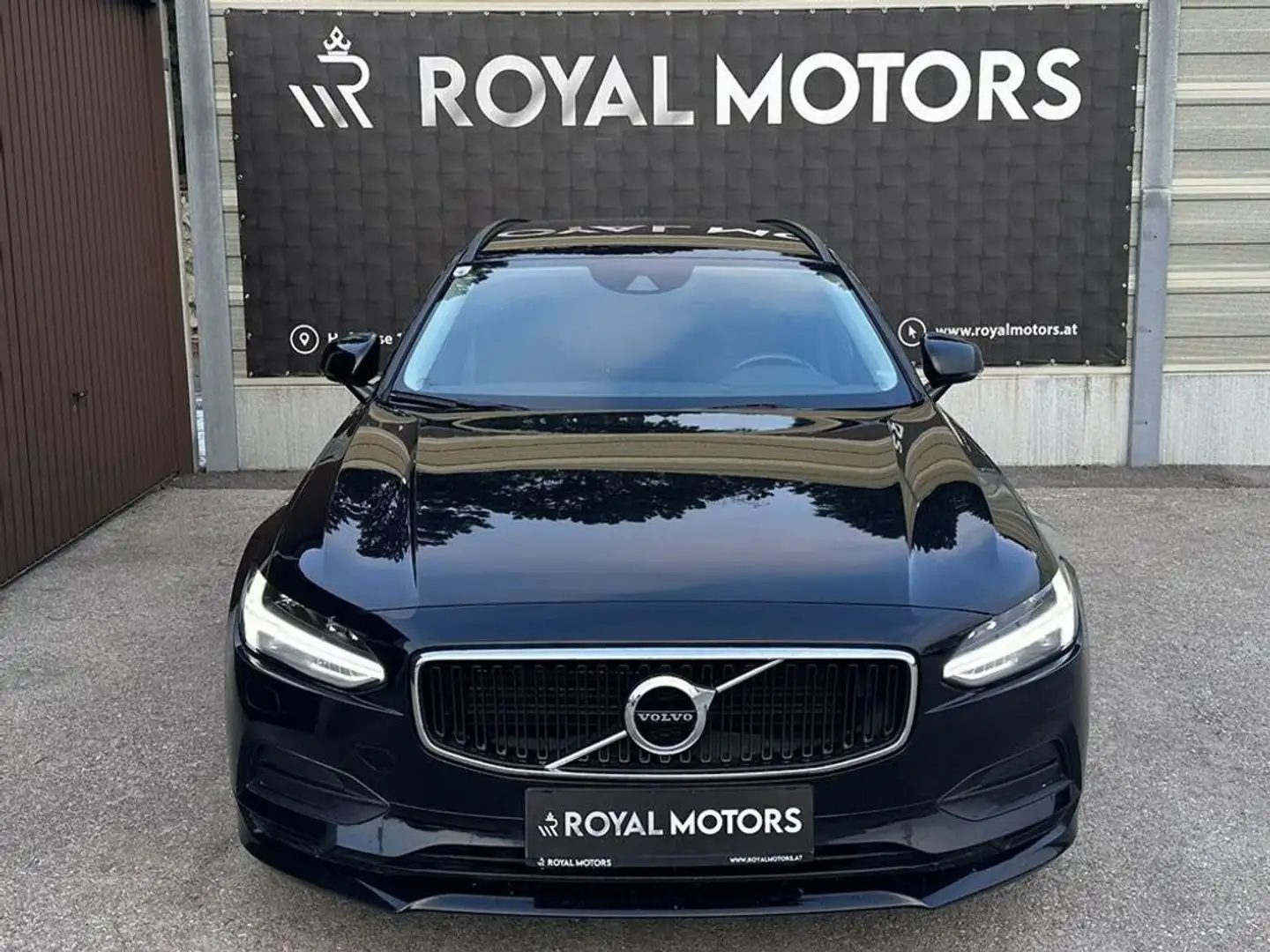 Volvo V90 Kinetic Schwarz - 2