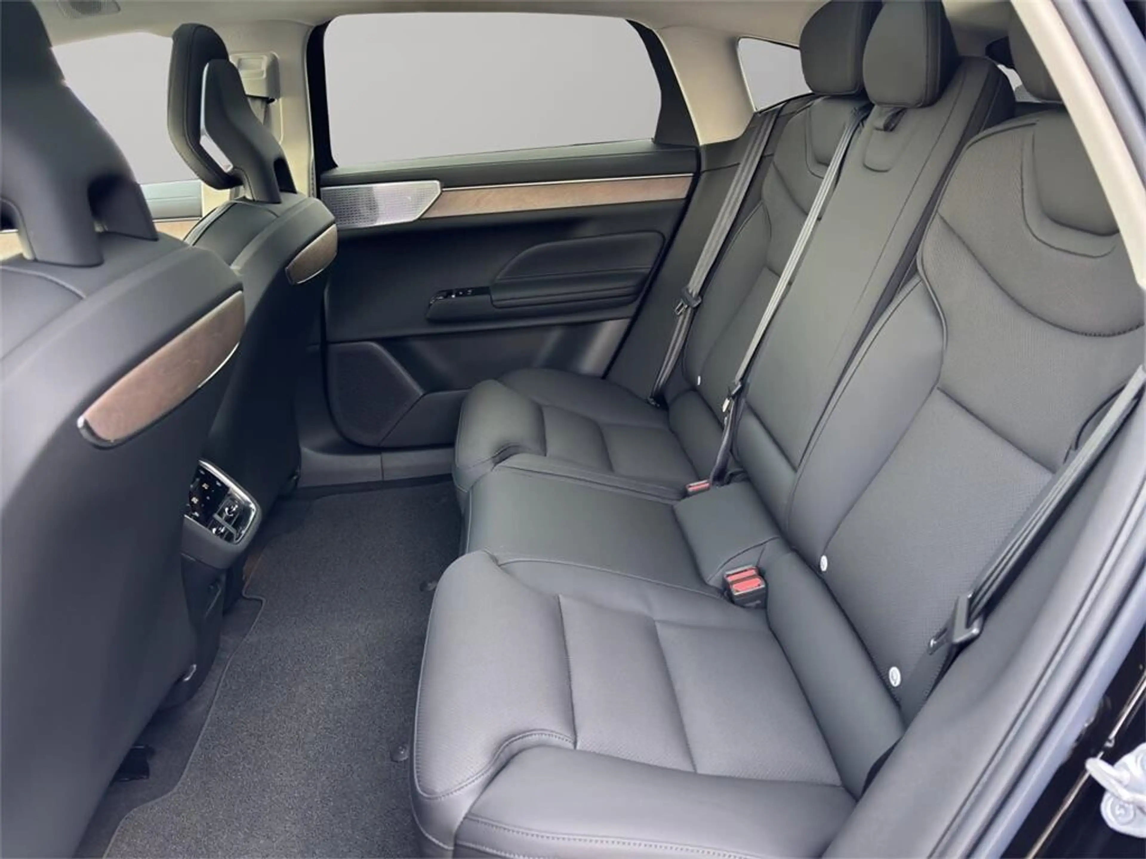 Volvo ES90 Single Motor Extended Range 92kWh Ultra — photo 6