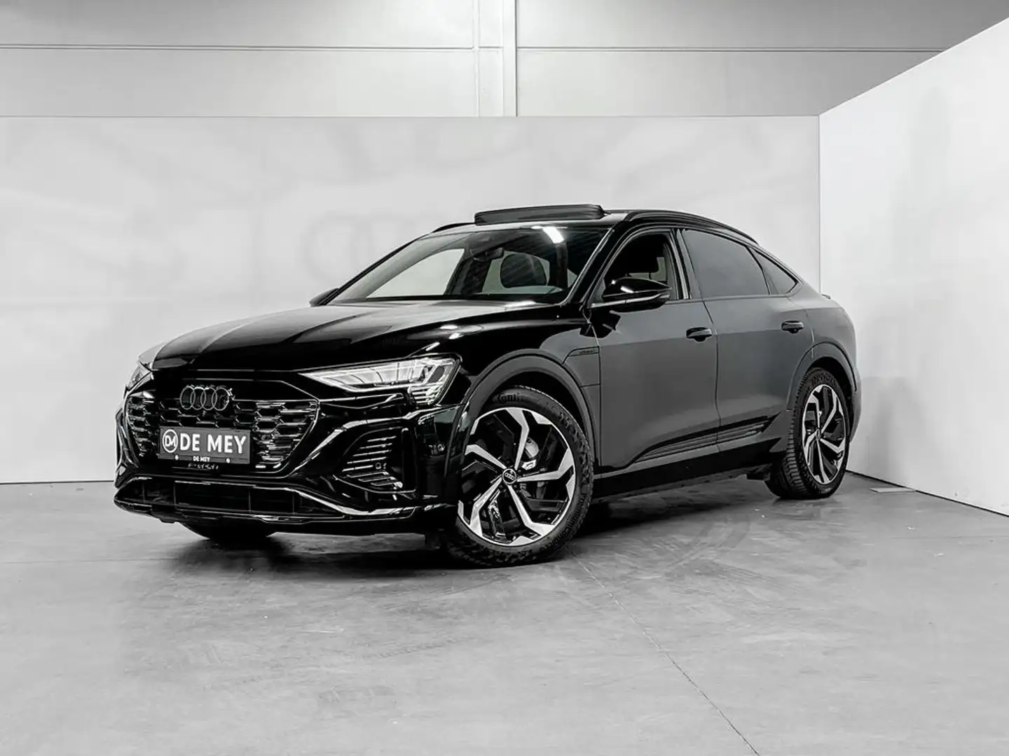 Audi Q8 e-tron Sportback 55 Quattro 106kWh 408pk *S-line* Pano /  Zwart - 2