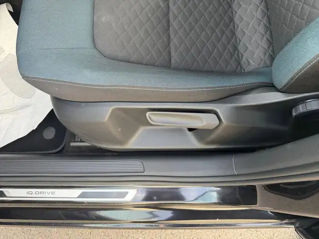 Volkswagen Golf view 9