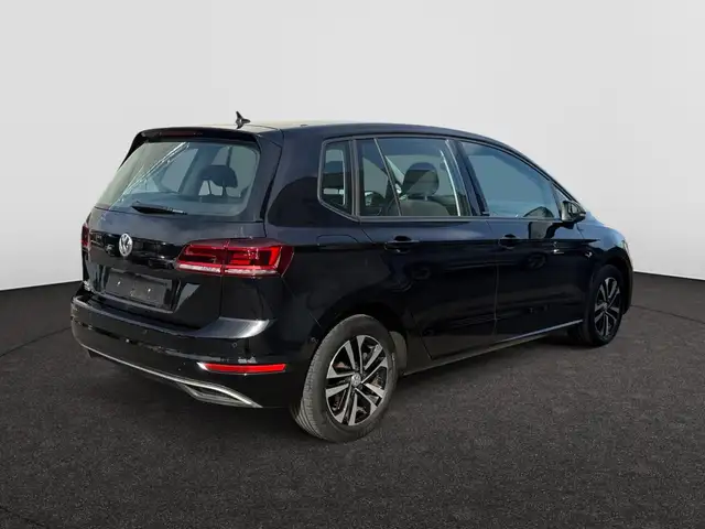 Volkswagen Golf view 14