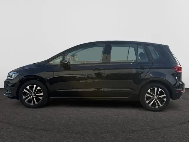 Volkswagen Golf view 2
