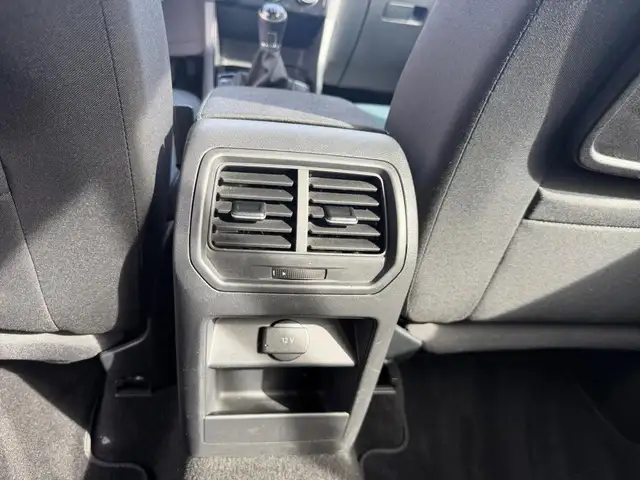 Volkswagen Golf view 5