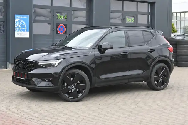 2025 Volvo XC40 in Black for sale