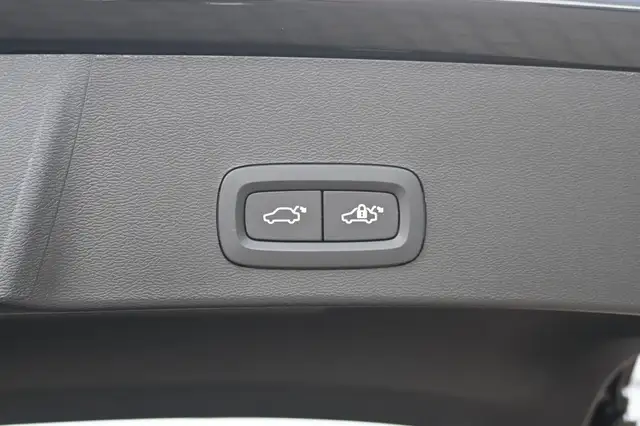 Volvo XC40 view 7