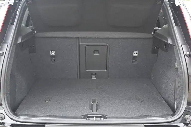 Volvo XC40 view 6