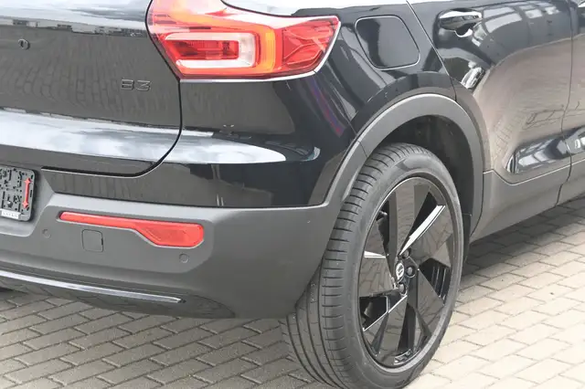 Volvo XC40 view 5