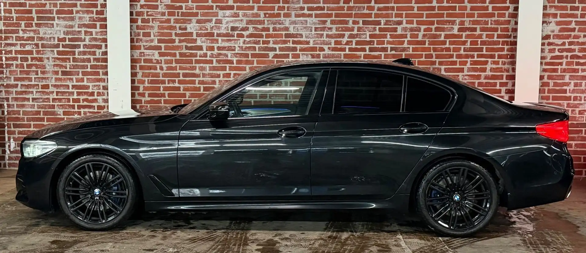 BMW 525 d Lim. M Sport LED/HUD/D.ASS./GSD/R.Kamera Negro - 2