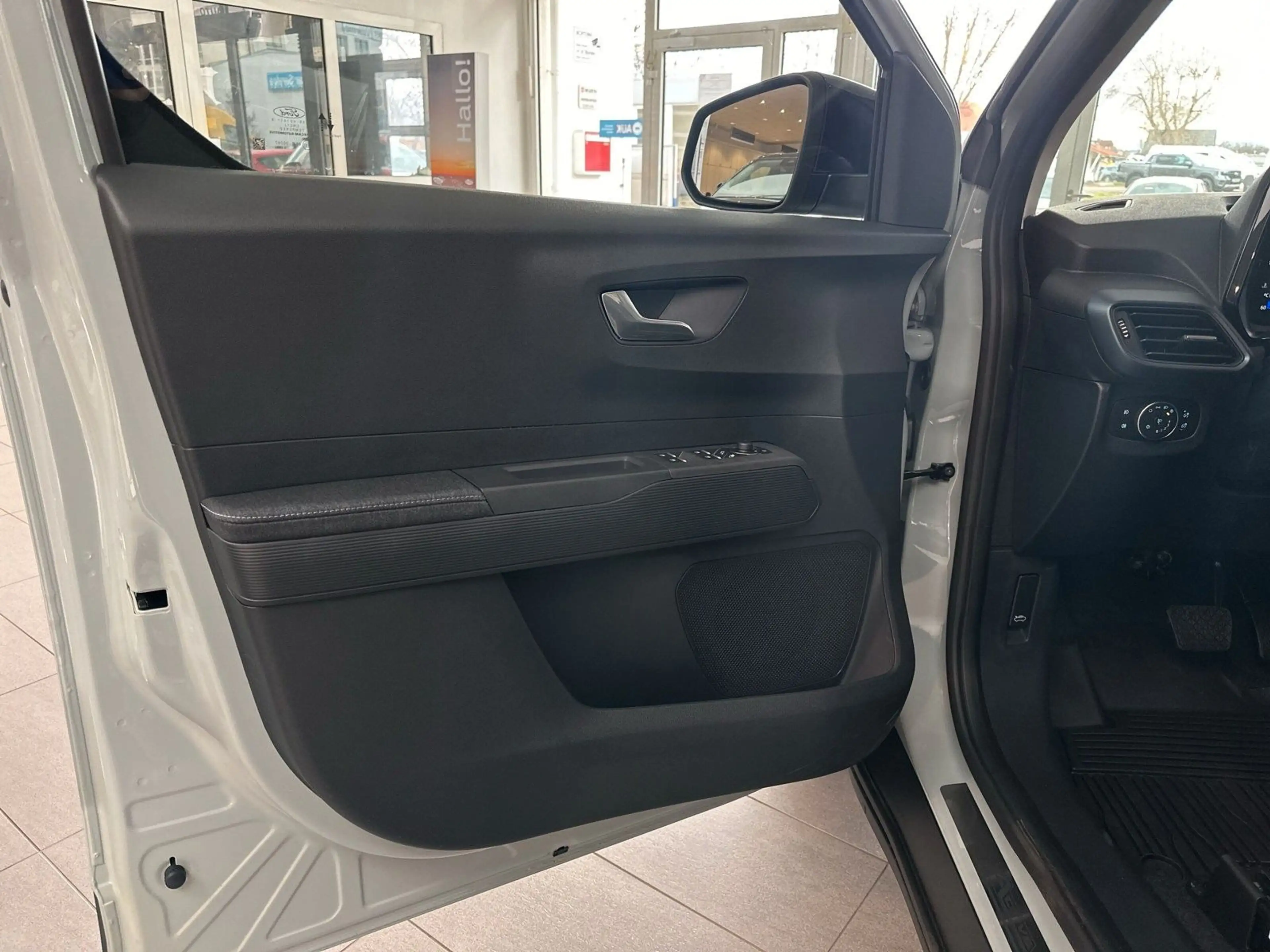 Ford Tourneo Courier Active — photo 6