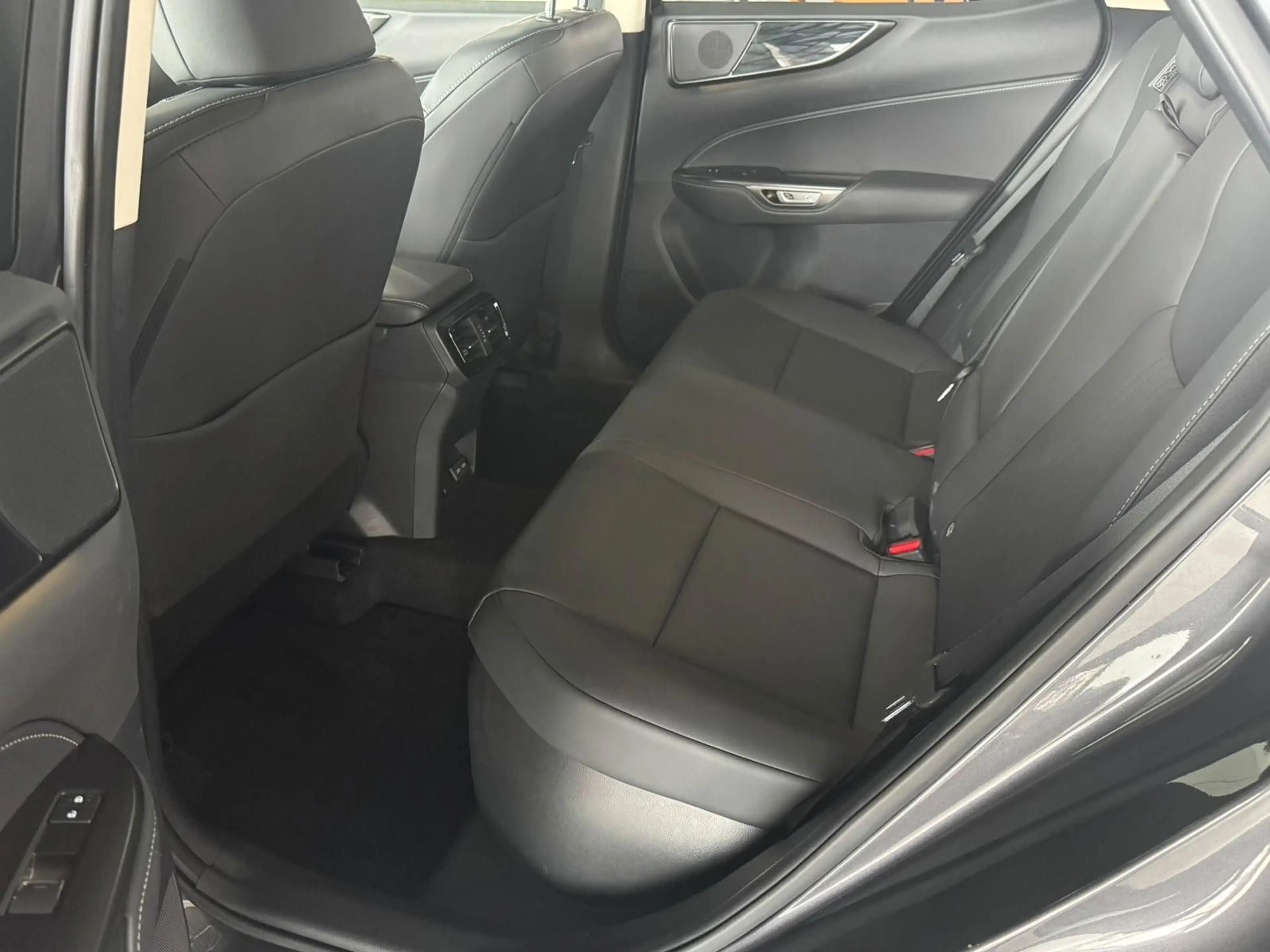 Lexus NX 350h *Navi&Kame.*Leder*AHK.LED — photo 14