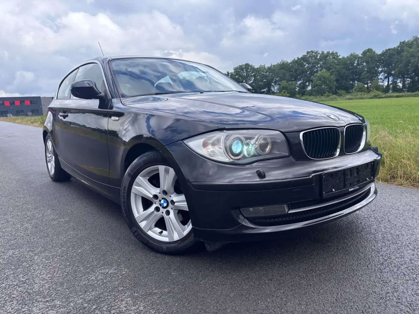 BMW 116 i Lim.-Xenon-Leder-Nav-Eur5-Alu- Noir - 1