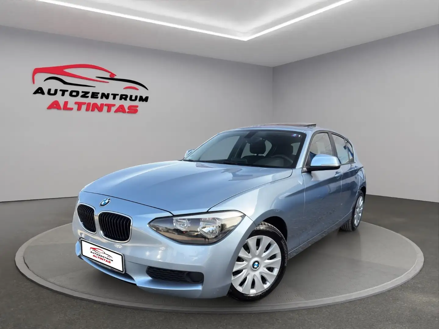 BMW 116 i*KLIMA*NAVI*ESHD*PDC*SHZ*AHK*6-GANG* Blau - 1