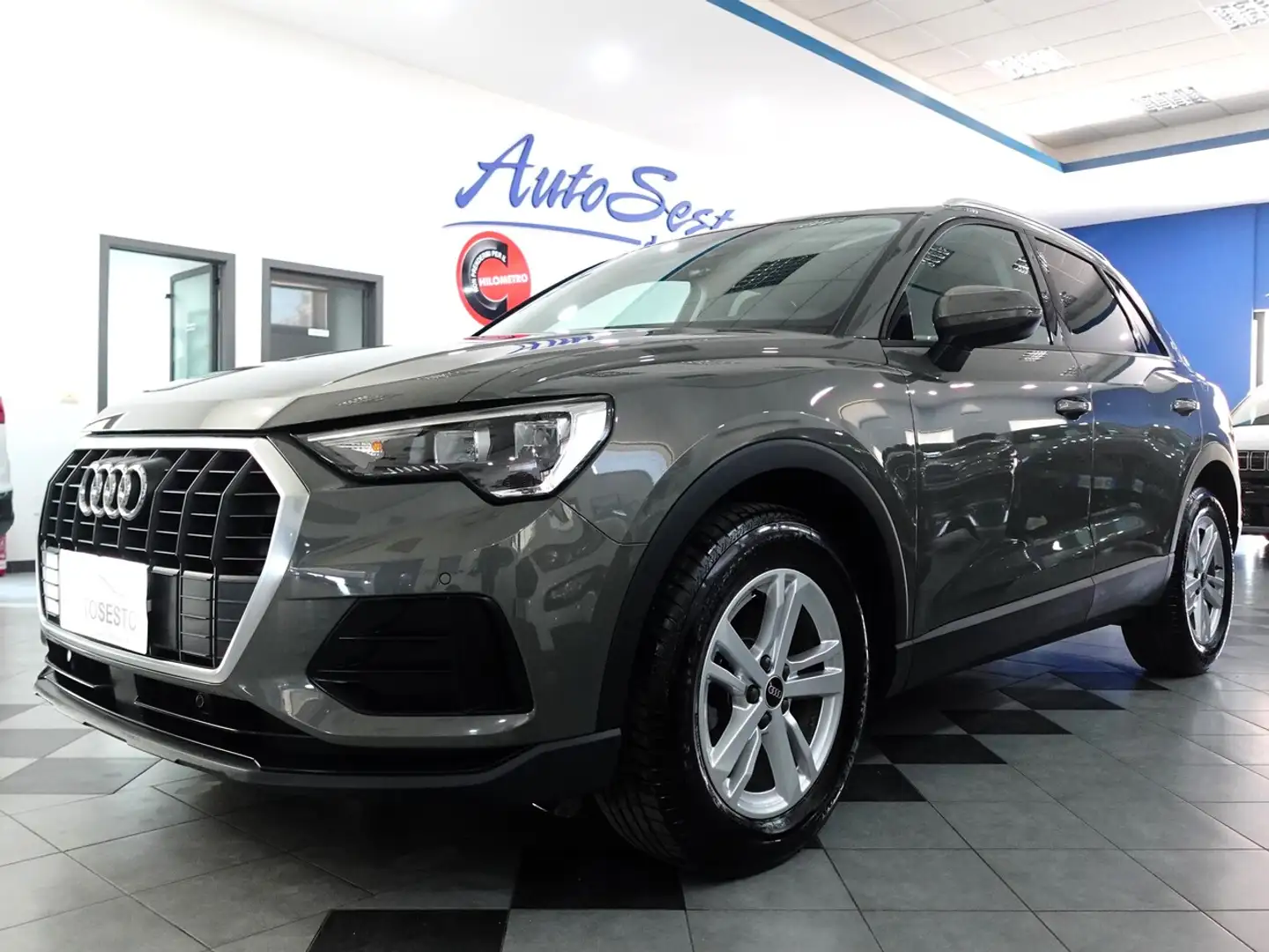 Audi Q3 2.0 TDI 150 CV 35 S TRONIC BUSINESS Gris - 2