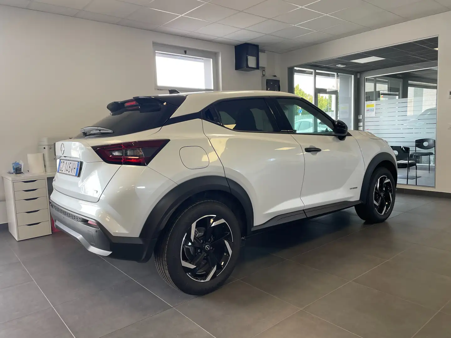 Nissan Juke Juke II 2024 1.6 hev Acenta LOOK PACK Weiß - 2