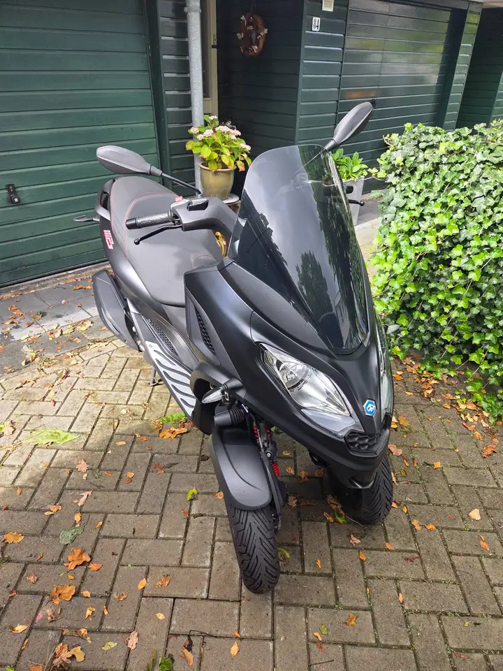 Piaggio MP3 300