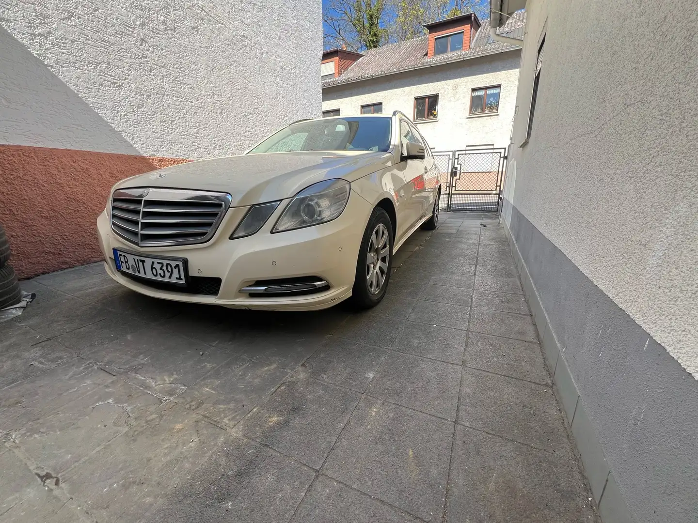 Mercedes-Benz E 200 T CDI DPF BlueEFFICIENCY 7G-TRONIC - 1