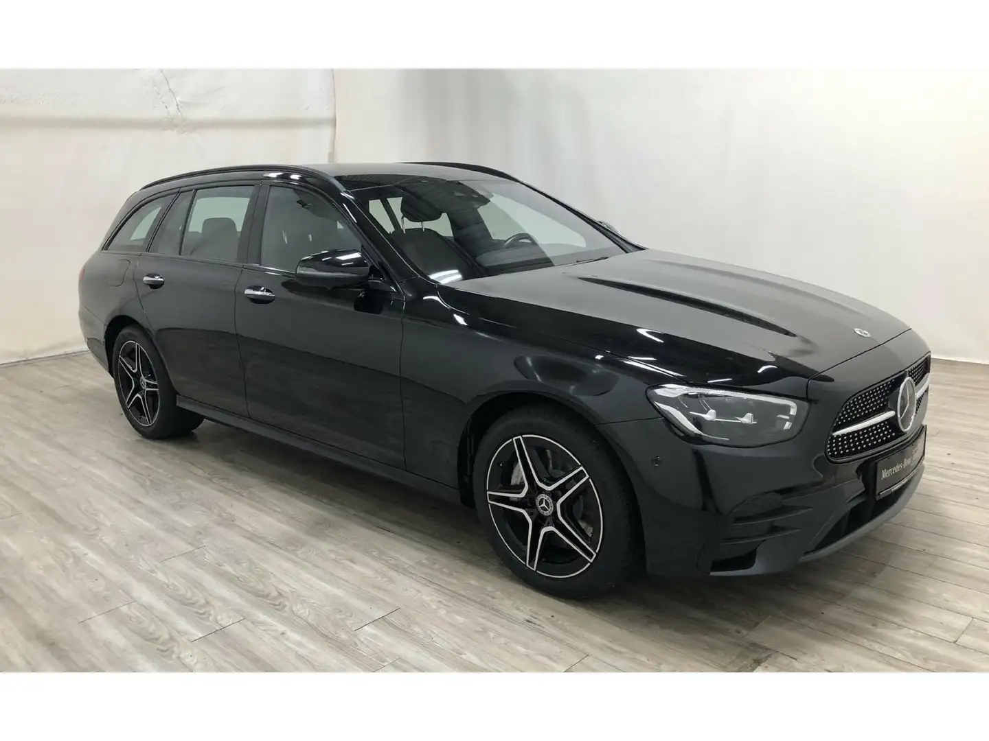 Mercedes-Benz E 300 de T 4M AMG NIGHT*Distro*AHK*360°*HUD*MBUX Noir - 2