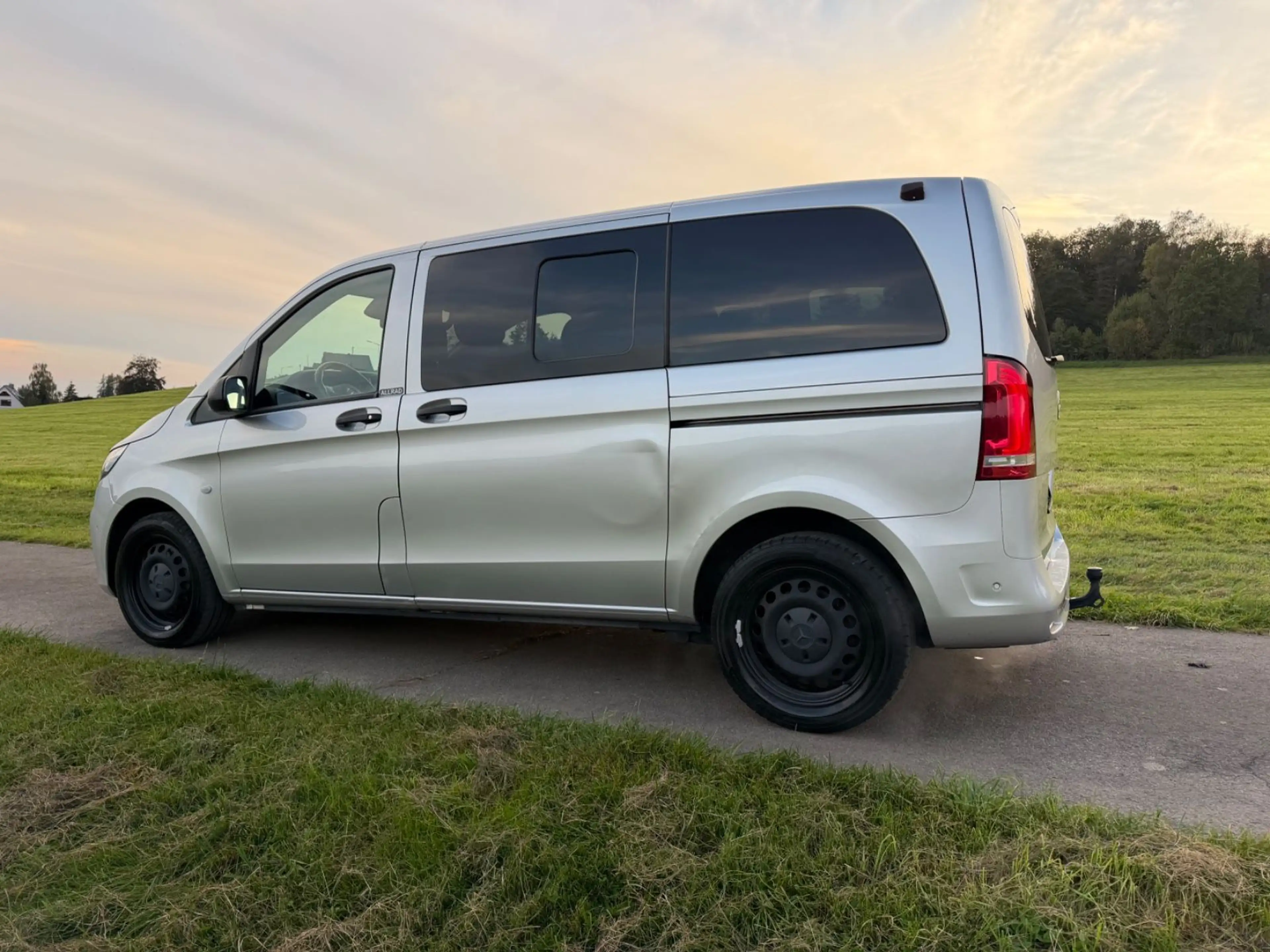 Mercedes-Benz Vito Tourer 124 CDI 4x4 kompakt Pro Automatik — photo 9