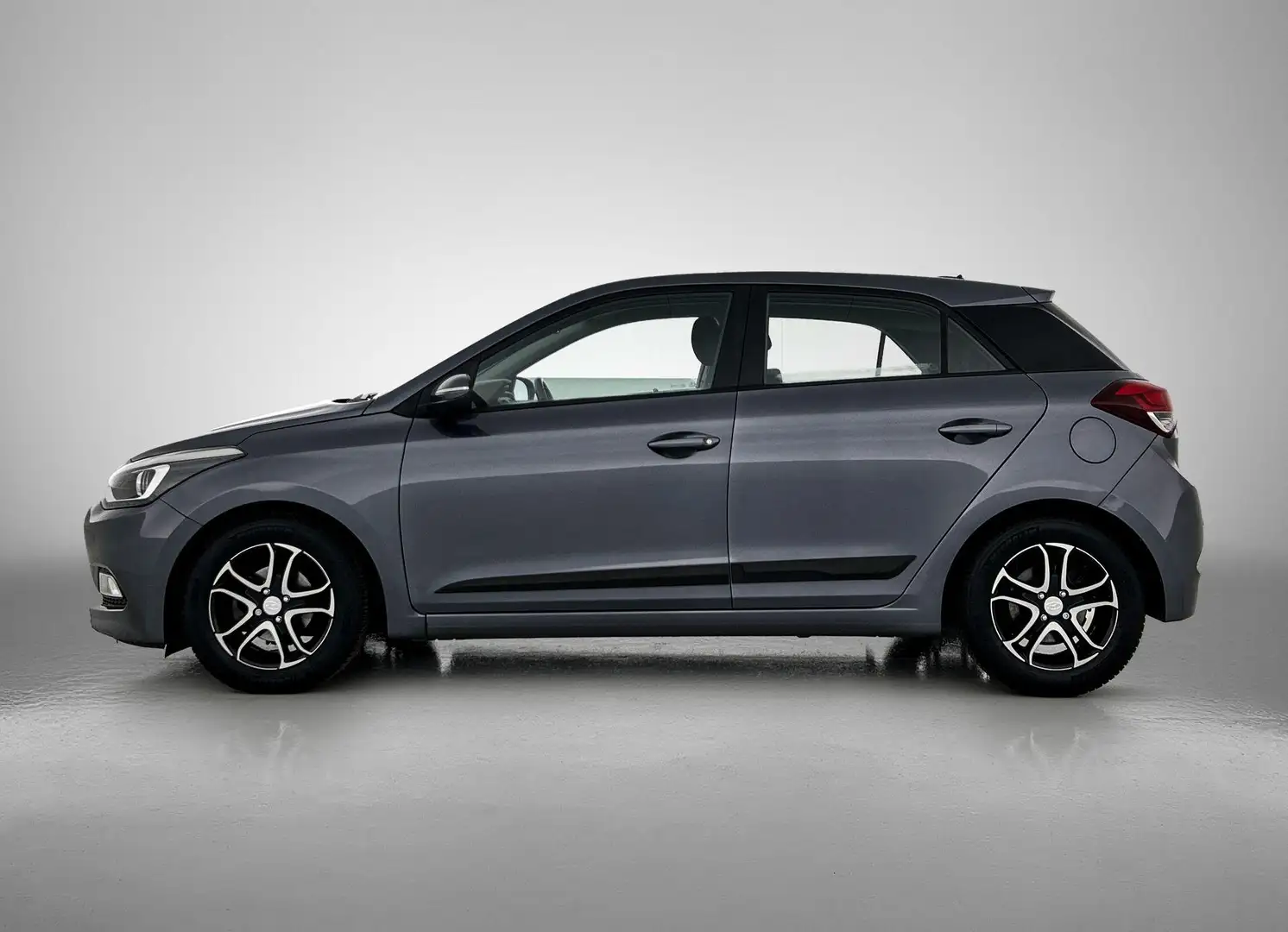 Hyundai i20 1.2 HP i-Motion Comfort | CAMERA | NAVIGATIE | CLI Grijs - 2
