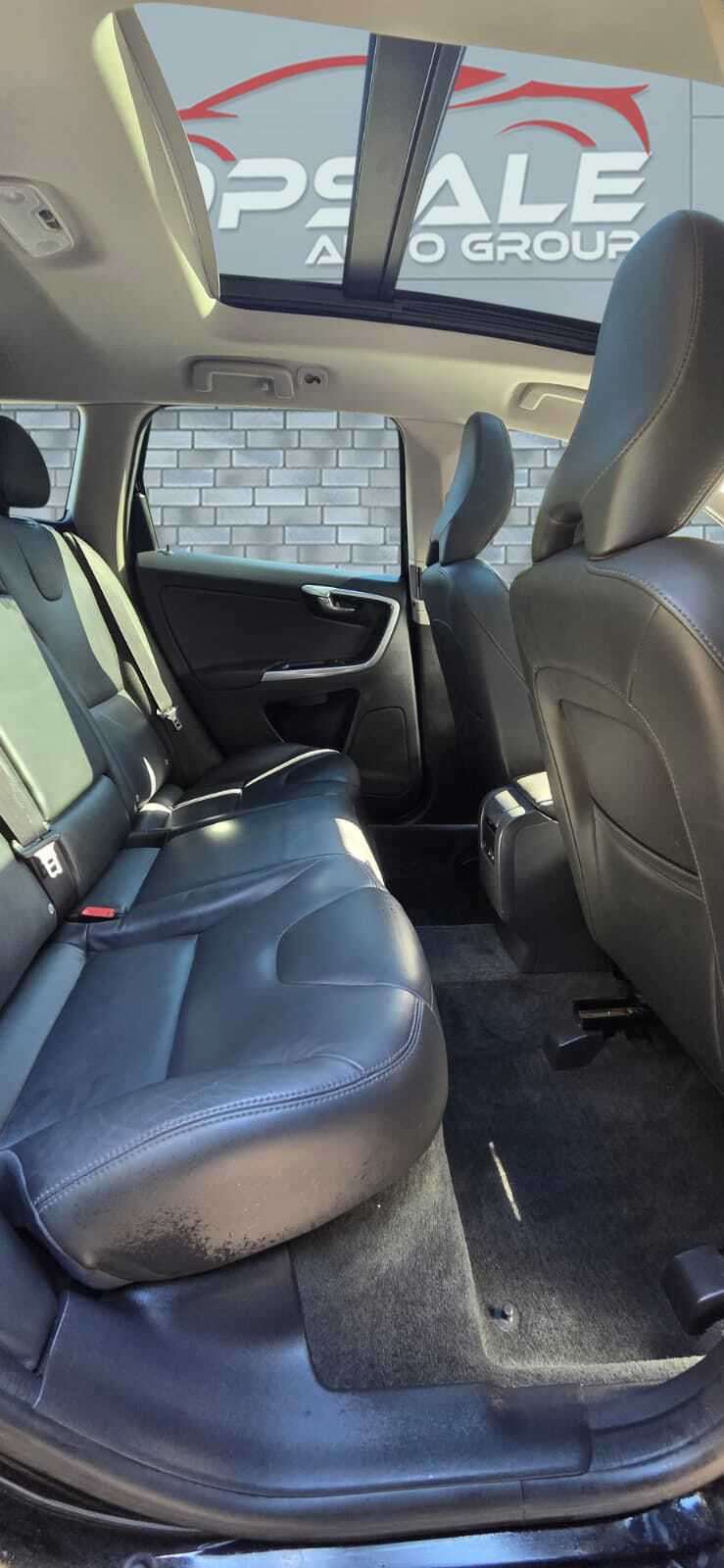 2017 Volvo XC60 NO ACCIDENTS | AWD | SUNROOF | HEATED SEATS thumb 32