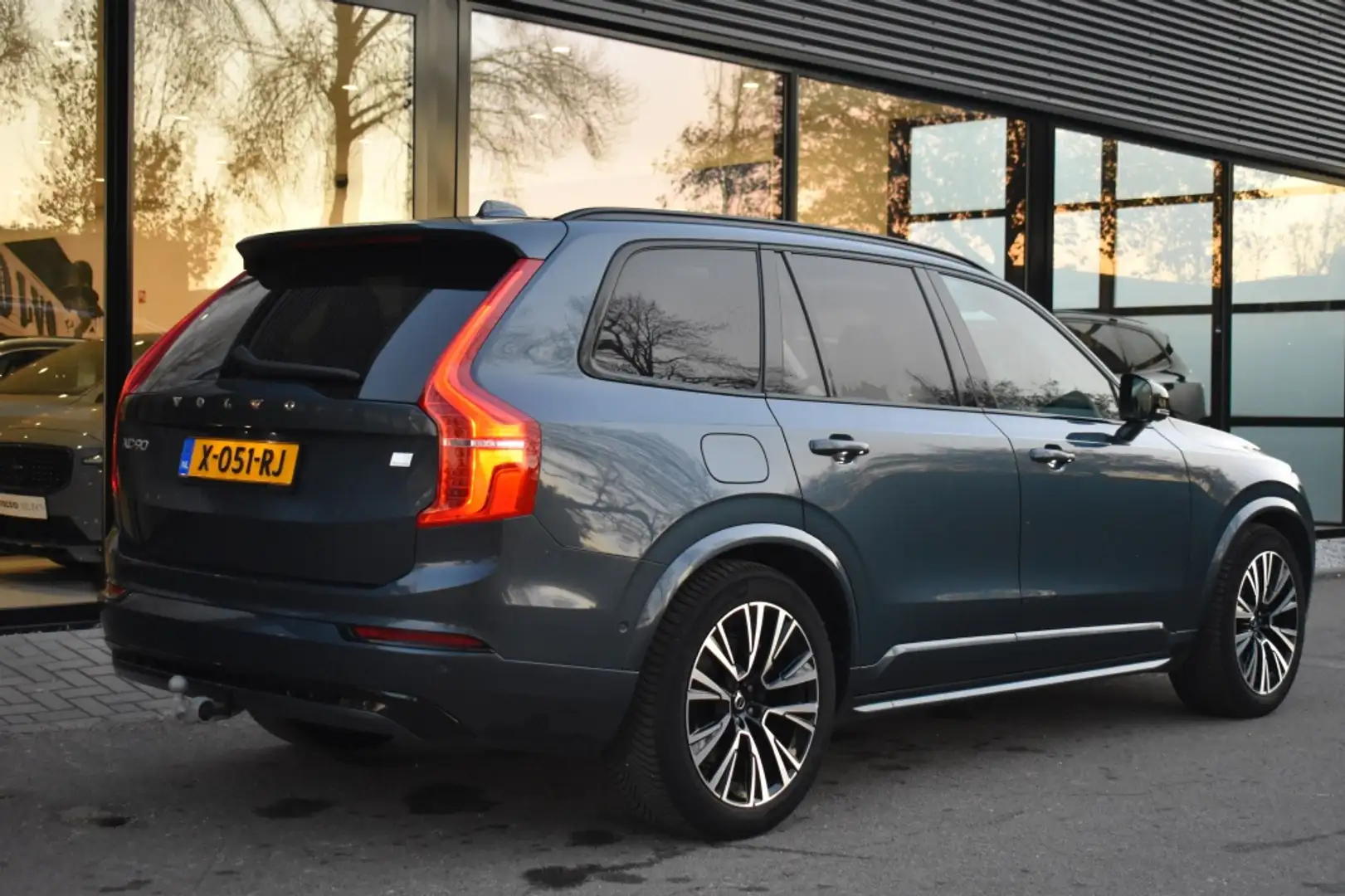 Volvo XC90 T8 455pk AWD Ultimate Dark | Trekhaak | Luchtverin Bleu - 2