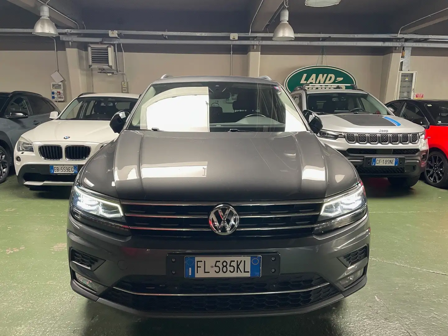 Volkswagen Tiguan 2.0 tdi Executive 4motion 150cv dsg Grigio - 1