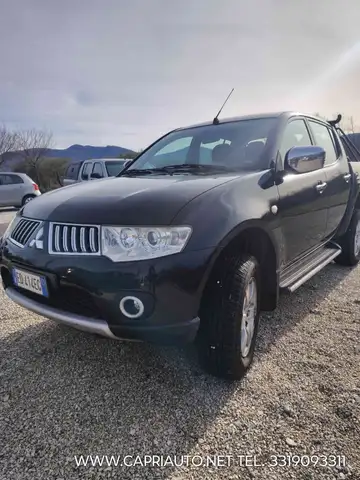 Mitsubishi L200 d.cab 2.5 di-d Intense