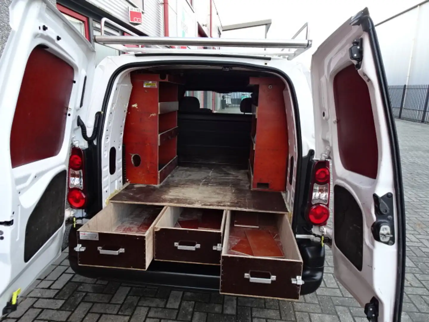 Peugeot Partner 122 1.6 e-HDI L2 XR airco inrichting imperiaal Weiß - 2