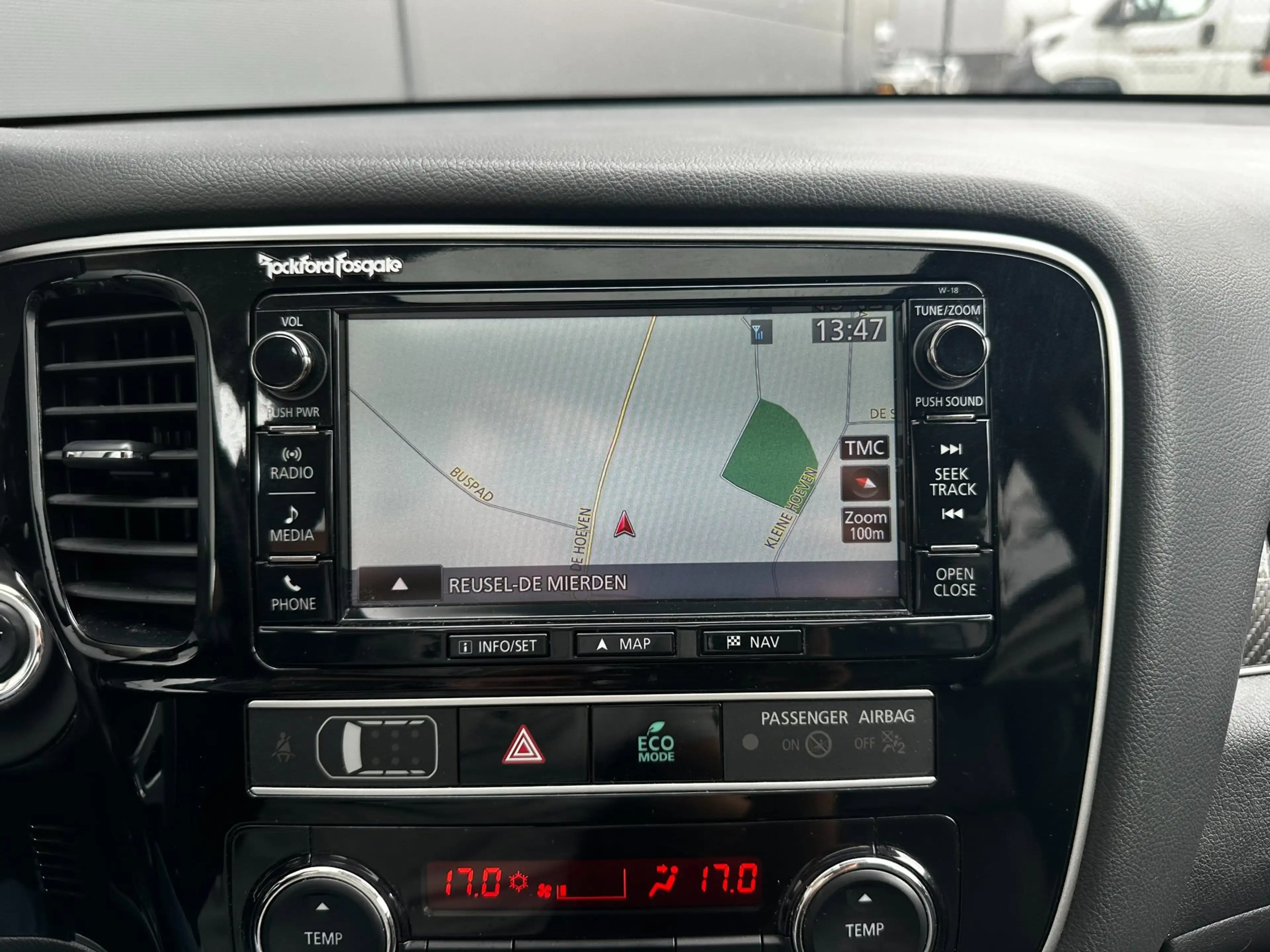 Mitsubishi Outlander 2.0 4WD 7p Intense+ Pano | Leder | Clima — photo 20