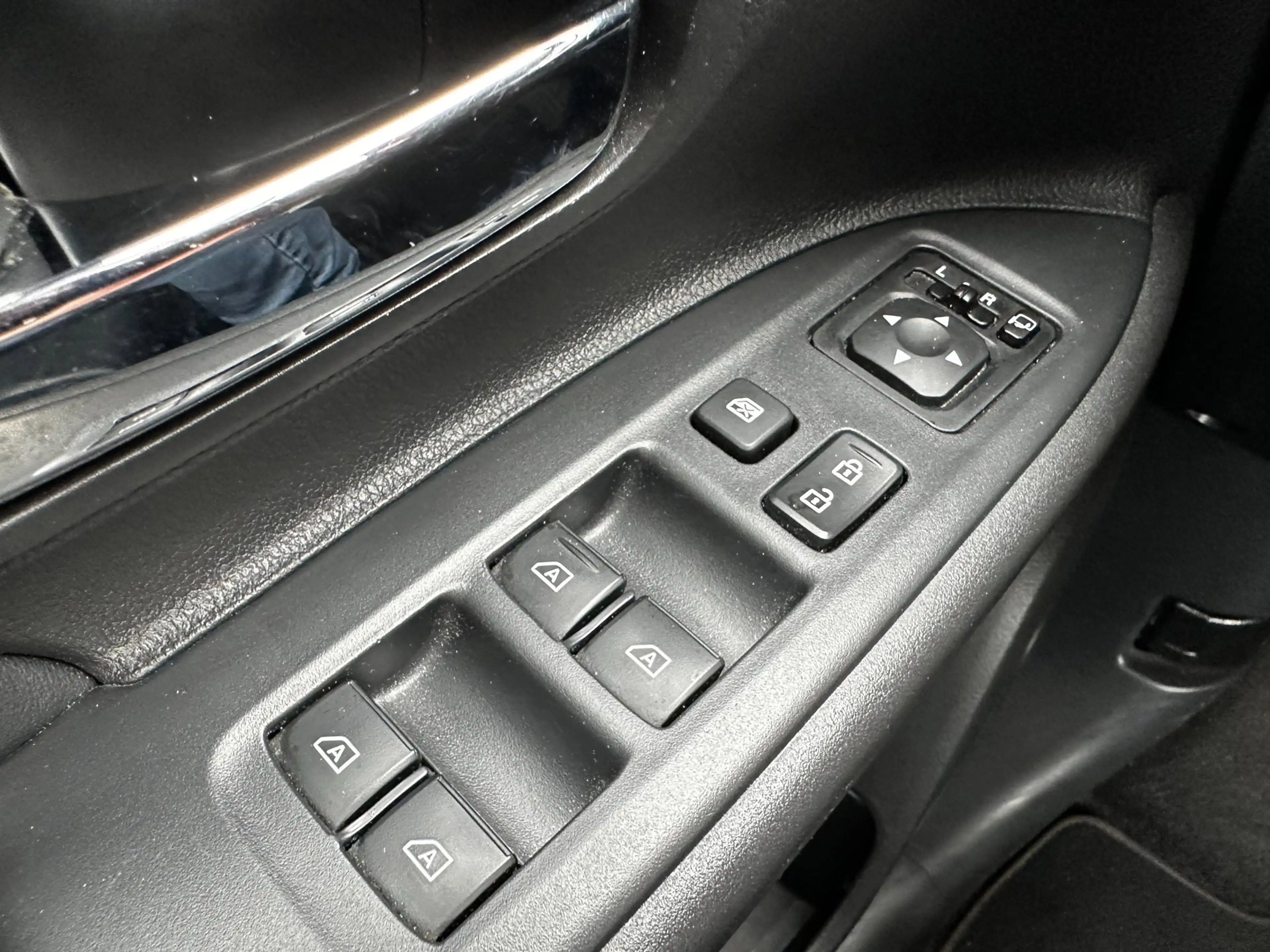 Mitsubishi Outlander 2.0 4WD 7p Intense+ Pano | Leder | Clima — photo 24