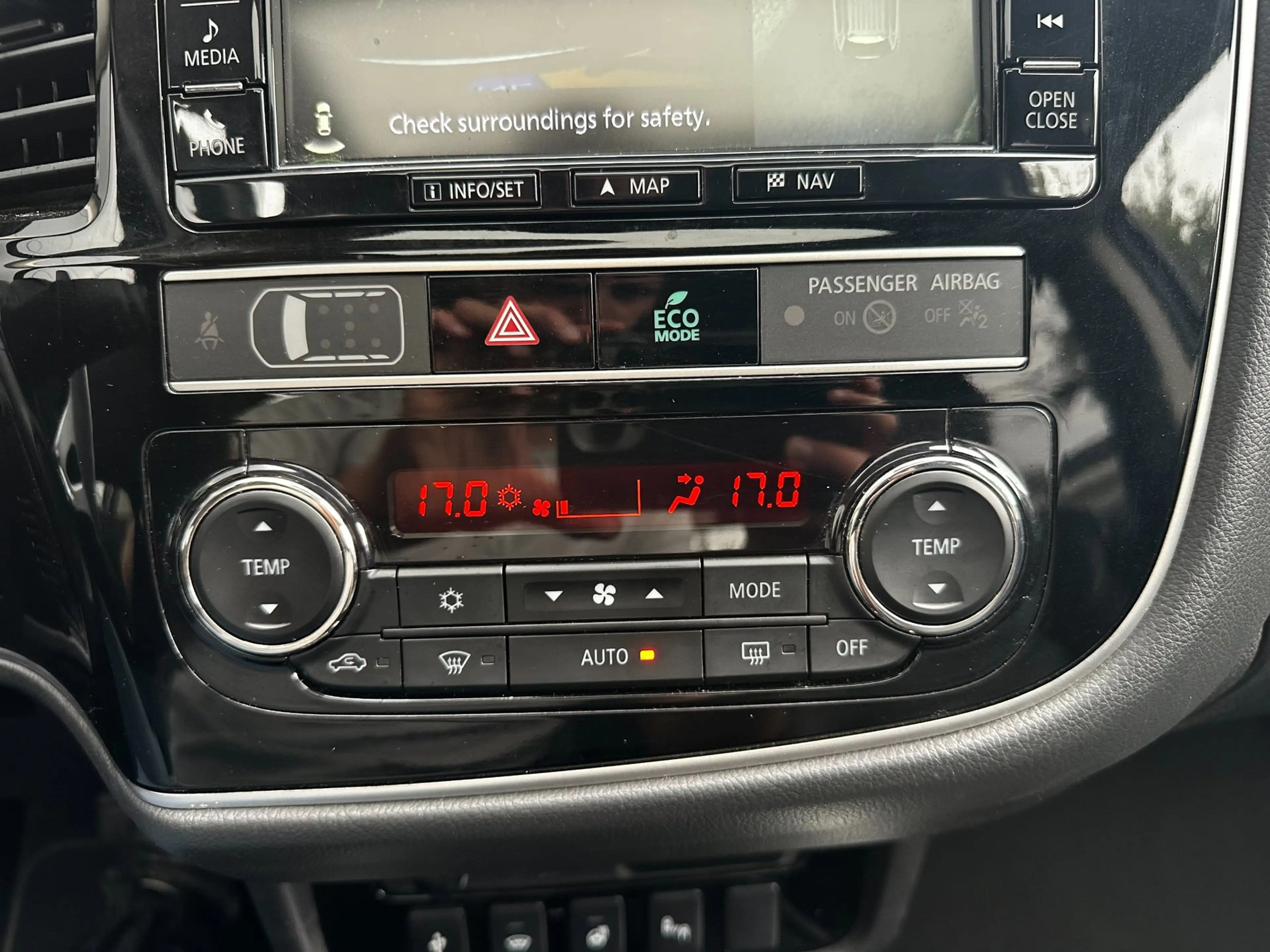 Mitsubishi Outlander 2.0 4WD 7p Intense+ Pano | Leder | Clima — photo 21