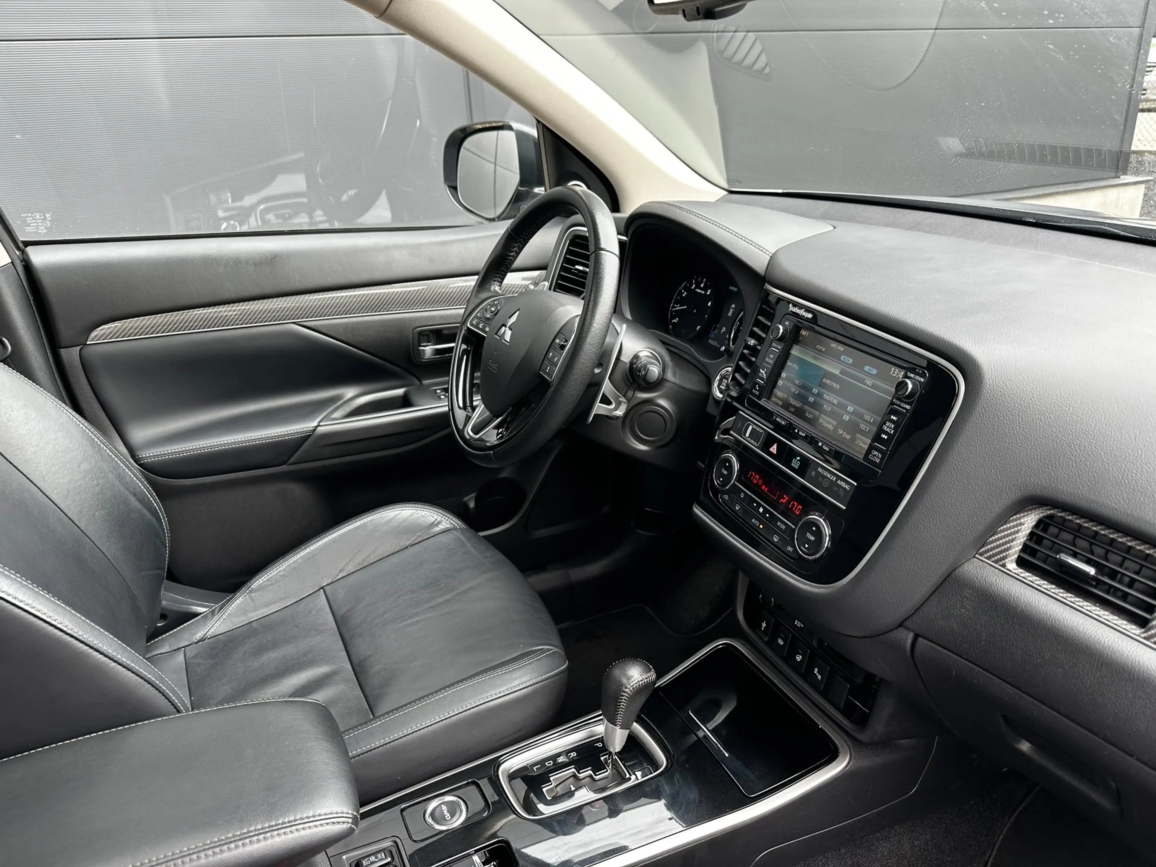 Mitsubishi Outlander 2.0 4WD 7p Intense+ Pano | Leder | Clima — photo 5