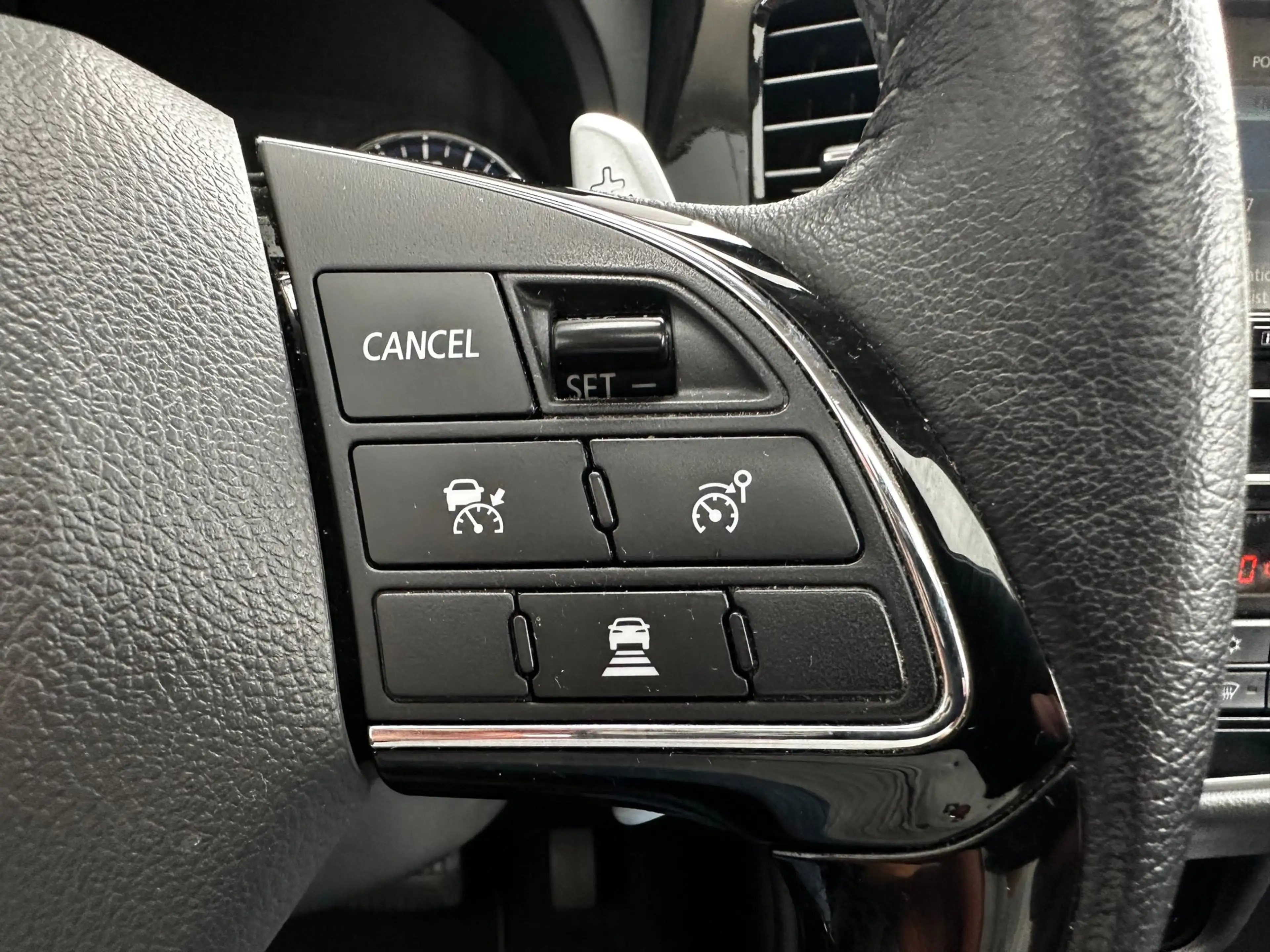 Mitsubishi Outlander 2.0 4WD 7p Intense+ Pano | Leder | Clima — photo 16