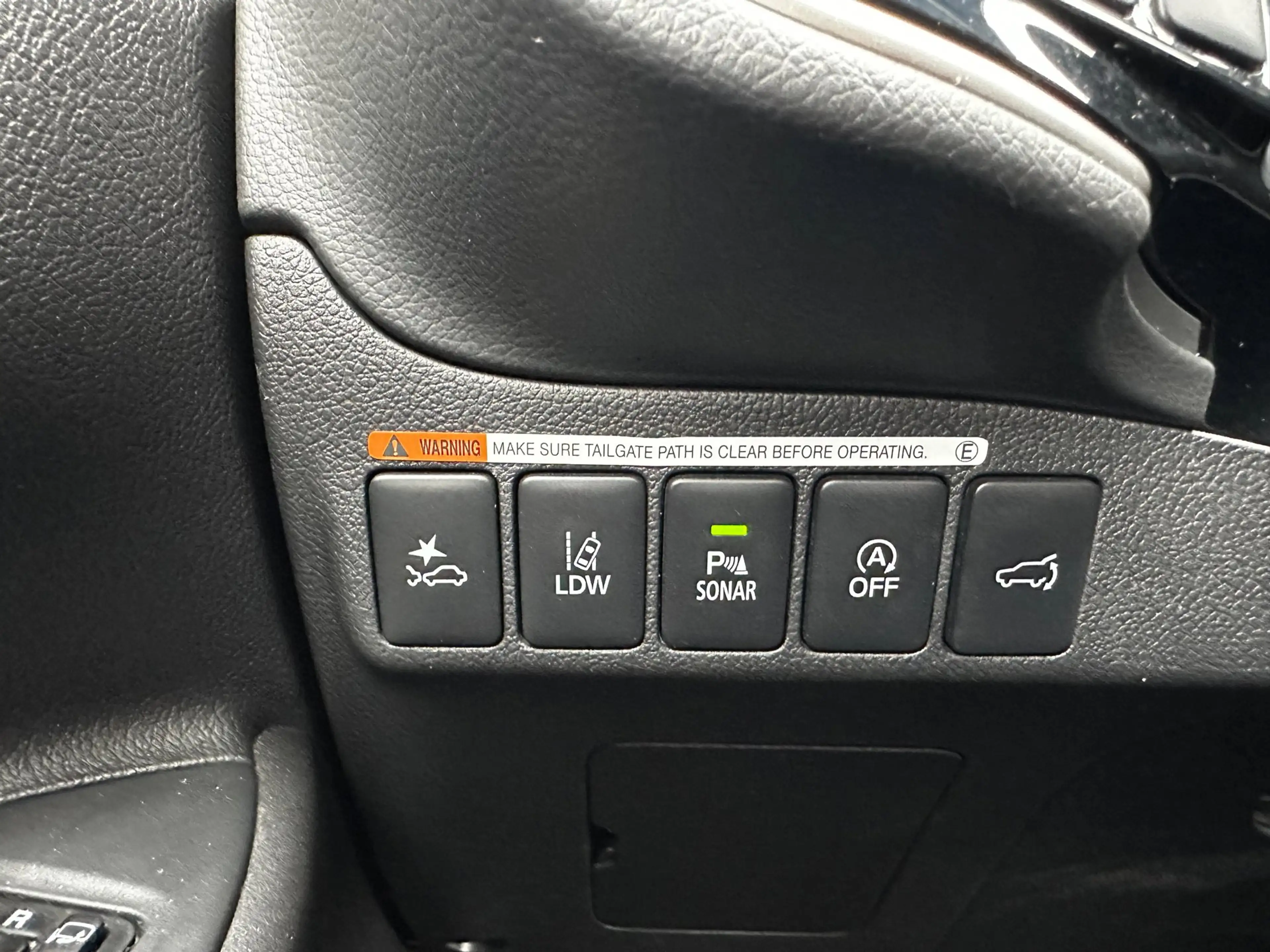 Mitsubishi Outlander 2.0 4WD 7p Intense+ Pano | Leder | Clima — photo 23