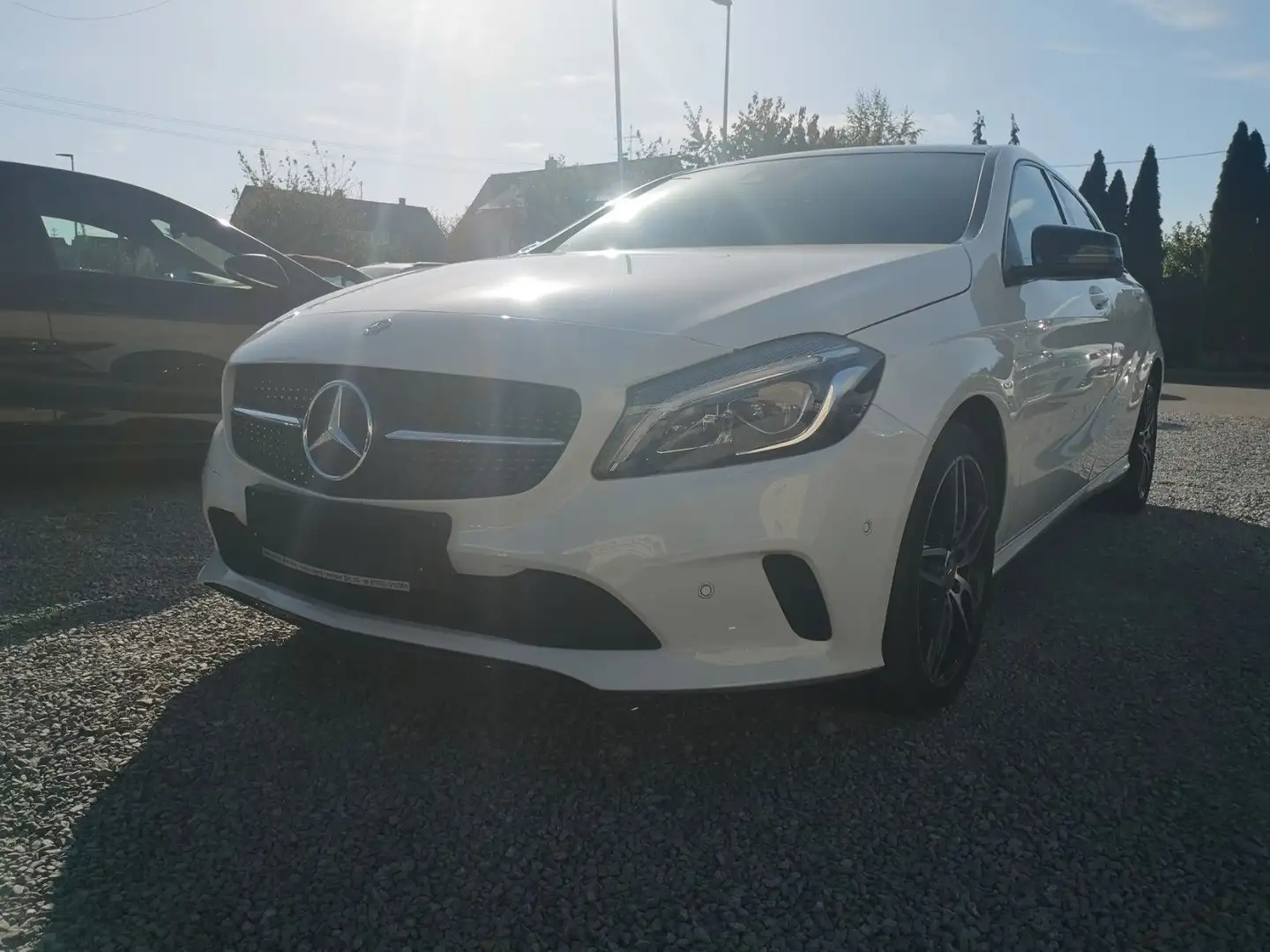 Mercedes-Benz A 250 PANO NIGHT STANDHEIZUNG AMG 18 ZOLL White - 2