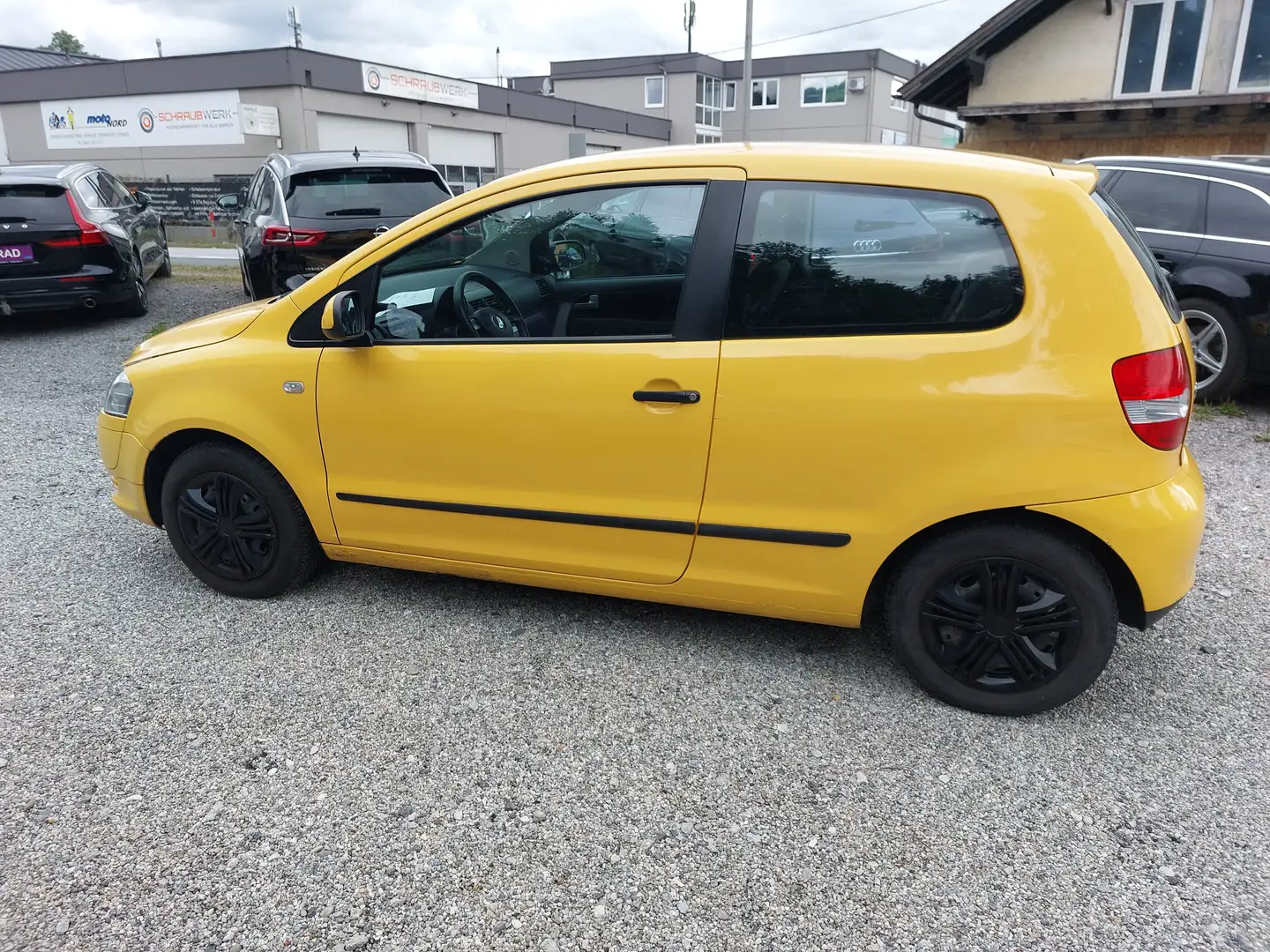 Volkswagen Fox Amarillo - 2