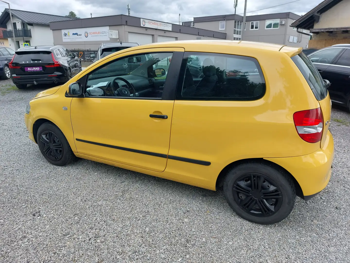 Volkswagen Fox Amarillo - 1