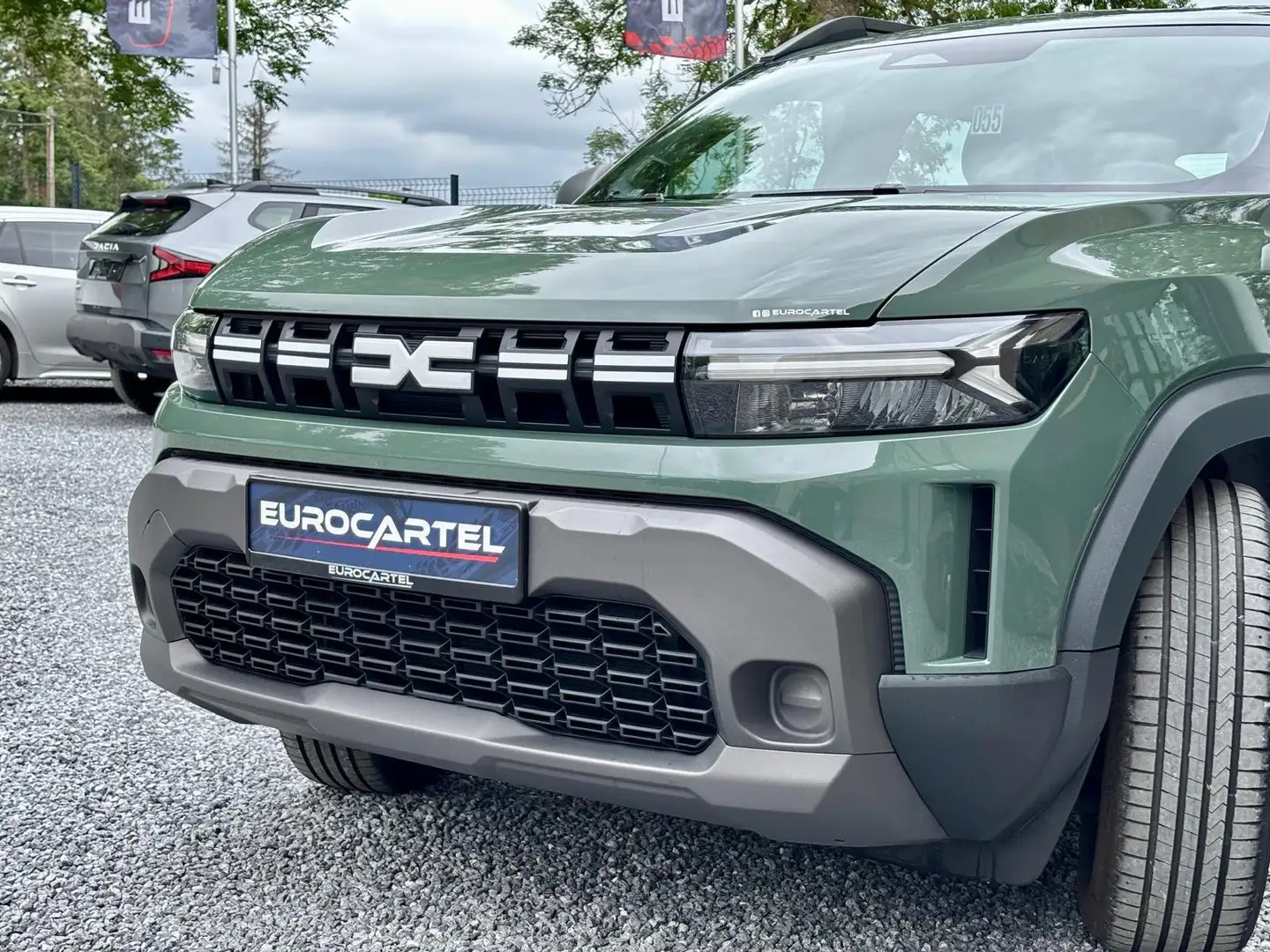 Dacia Duster 1.2 TCe 131 CV | ATTACHE | CAMERA | 22.990€ TTC Groen - 2